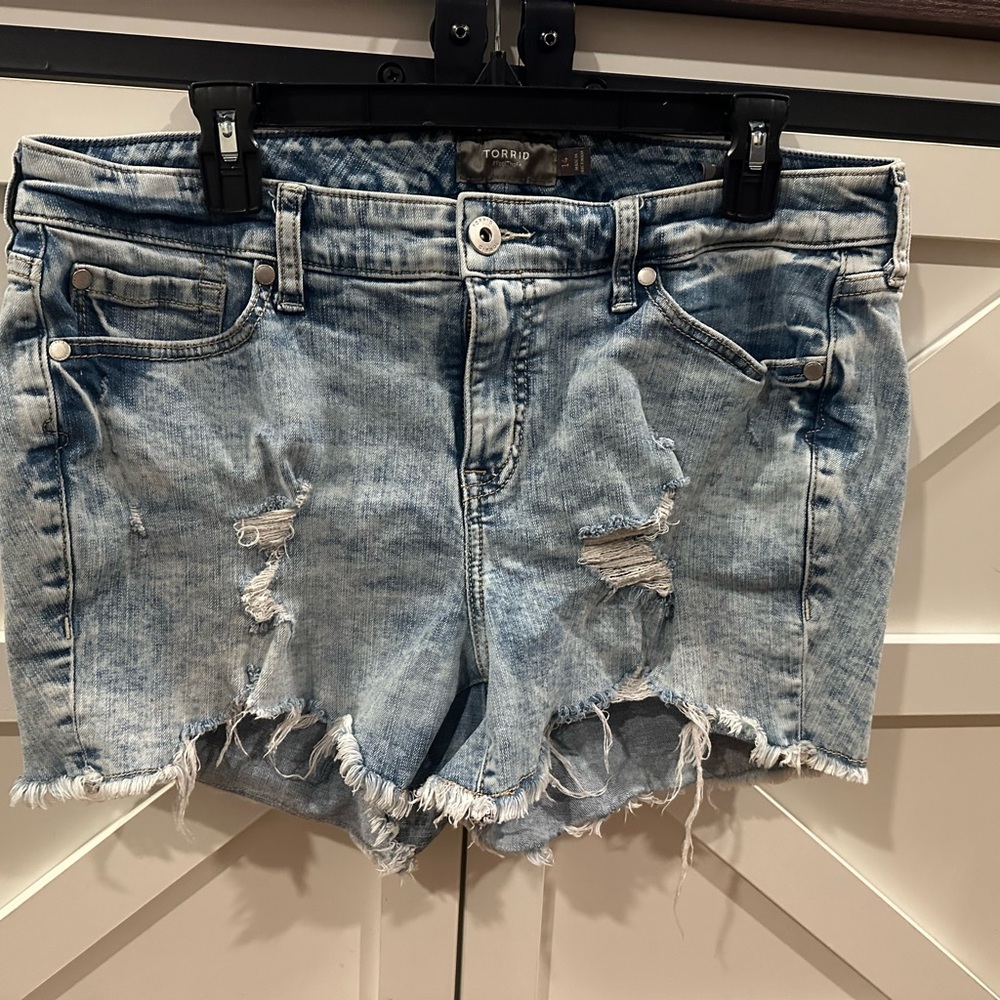 Torrid shorts size 14